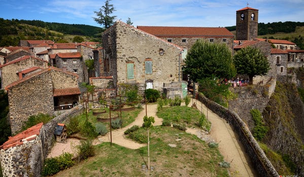 1560342298-NIK_5154_ret (1)