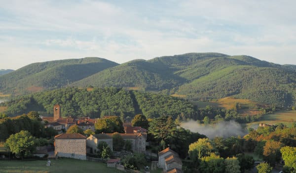 1560342461-41-vue-sur-chillac-avec-brume-2